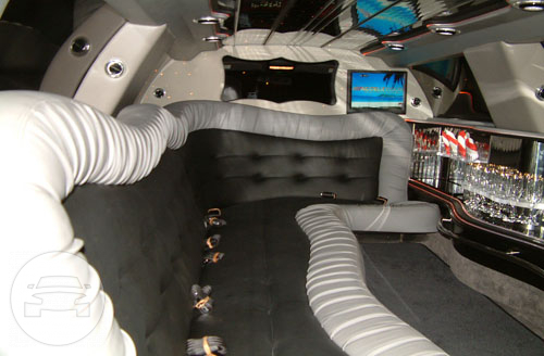 LINCOLN STRETCH LIMOUSINE - 6 PASSENGER (WHITE)
Limo /
Longford, UK

 / Hourly £0.00
