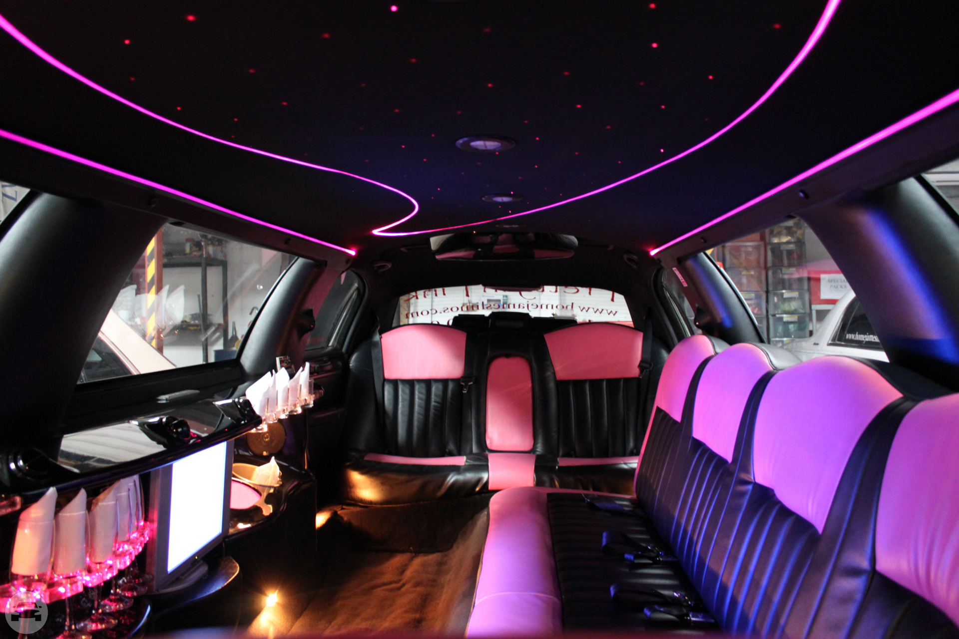 Pink Limousines
Limo /
Birmingham, UK

 / Hourly £0.00
